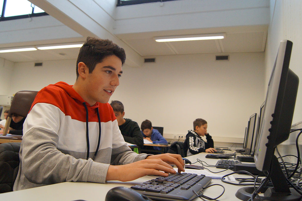 Informatikunterricht im Gymnasium Lage