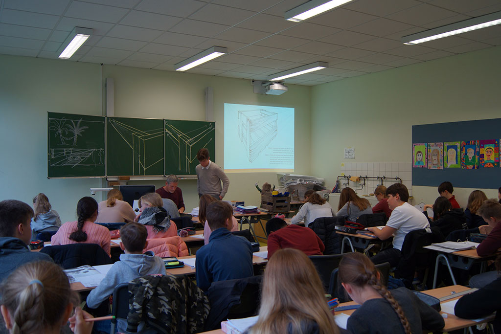 Kunstunterricht im Gymnasium Lage